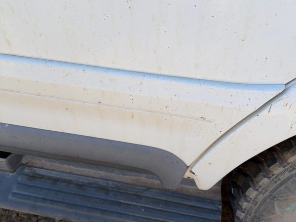1998 Lincoln Navigator Rear Door Moulding LH Oxford White Yz — photo 4