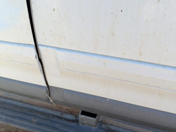1998 Lincoln Navigator Rear Door Moulding LH Oxford White Yz — photo 7