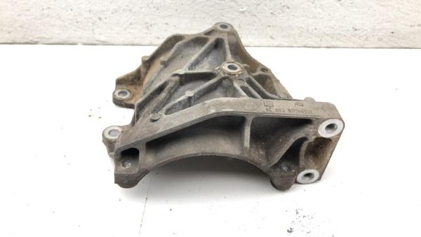 2006 Gmc Yukon Xl 1500 5.3L Ac Compressor Mount Bracket With Bolts 12554026 — photo 7