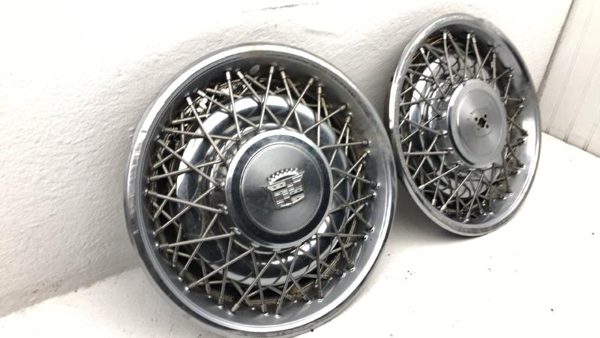 1980-1984 Deville Sedan Hub Cap Wheel Cover Oem #3 01622897 — photo 4