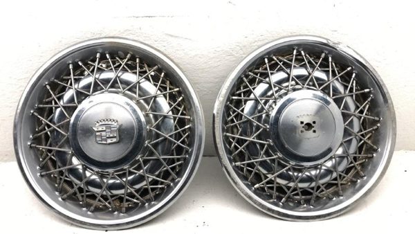 1980-1984 Deville Sedan Hub Cap Wheel Cover Oem #3 01622897 — photo 1