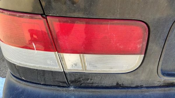 1996-2000 Honda Civic Driver Left Inner Tail Light Brake Lamp Oem Rear Coupe — photo 3