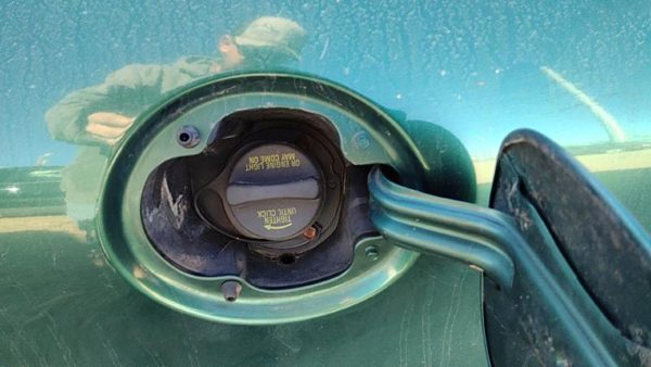 1998-2003 Ford Taurus Fuel Filler Neck Assembly With Gas Cap Oem Xf1z9034aa — photo 2