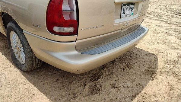 1996-2000 Chrysler Town & Country Rear Bumper Cover Assembly Oem Back Gold — photo 5