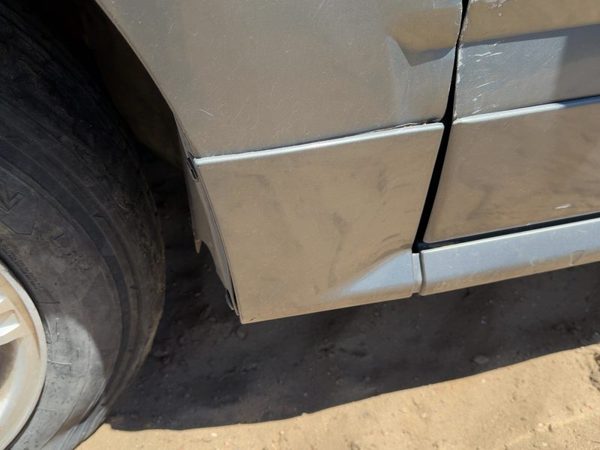 04-05 Cadillac Srx Driver Left Moulding From Fender Oem Trim Strip Silver 42U — photo 4