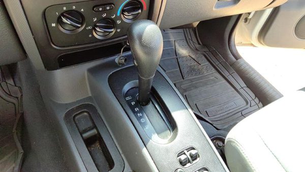 2005 Jeep Liberty Floor Shifter Lever Assembly Shift Unit Automatic Transmission — photo 2