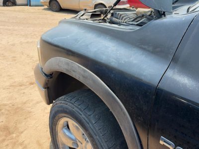 2002-2005 Dodge Ram 1500 Driver Left Front Fender Oem Black Px8 55276209Ad