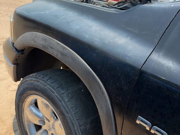 2002-2005 Dodge Ram 1500 Driver Left Front Fender Oem Black Px8 55276209Ad — photo 4