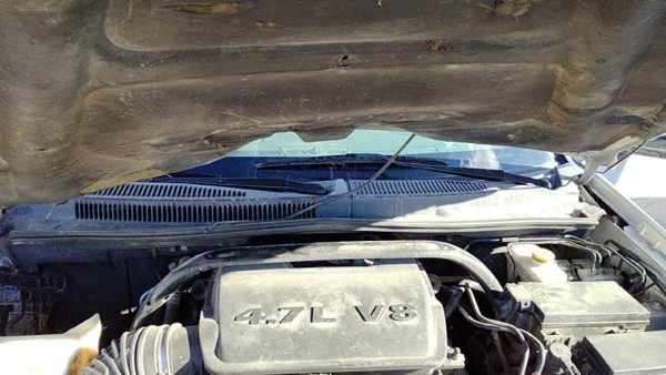 2005-2010 Jeep Grand Cherokee Windshield Wiper Cowl Vent Trim Panel Oem Cover — photo 1