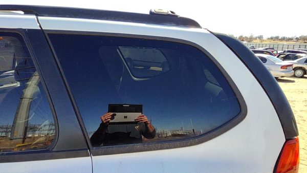 2002-2009 Gmc Envoy Driver Left Rear Quarter Glass Back Side Window Oem 15182310 — photo 3