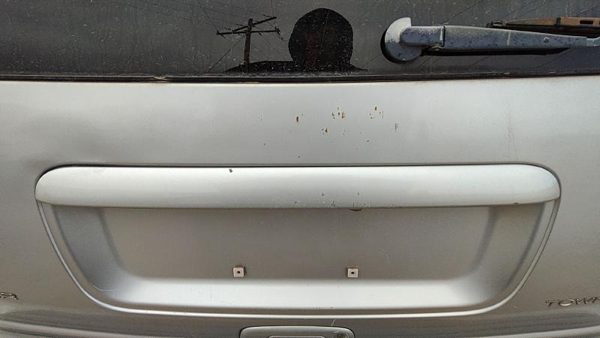 2000 Chrysler Town & Country License Plate Trim Surround Panel Tail Trunk Finish — photo 3