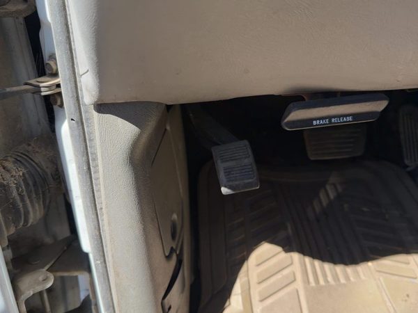 2000 Chevy Express 2500 Parking Brake Pedal Assembly Oem Complete Emergency Unit — photo 1