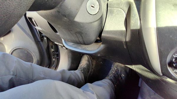 15-19 Nissan Versa Lower Dash Under Column Knee Bolster Trim Panel Charcoal G — photo 5