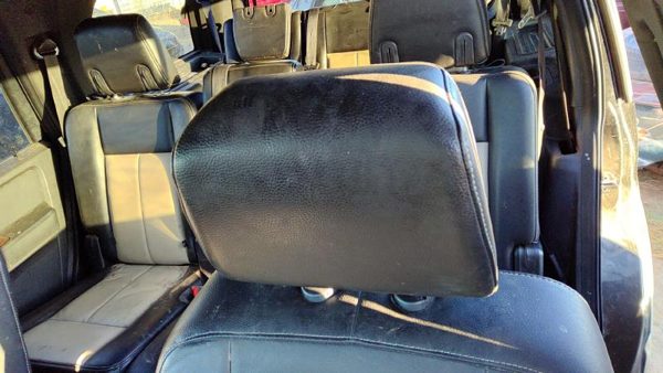 07-08 Ford Expedition Driver Left Front Head Rest Leather Seat 1W Black/Camel — photo 3