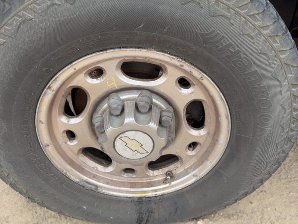 1996-2002 Chevy Express Van 2500 16" Aluminum Wheel Oem Factory 8 Lug Rim Oem #4 — photo 1