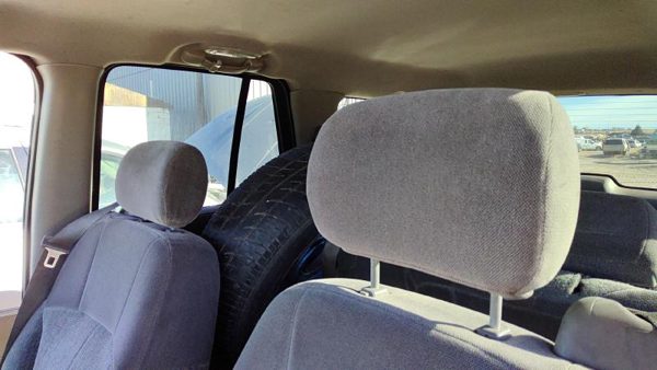 2002-2003 Chevy Trail Blazer Driver Left Front Arm Rest Side Seat Oem Gray 95D — photo 1