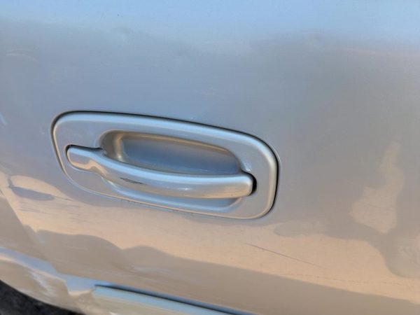 00-06 Suburban 1500 Passenger Right Rear Outside Door Handle Silver Birch 59U — photo 1