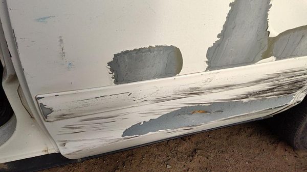 98-08 Ford Crown Vic Driver Left Rear Moulding From Door Back Trim Strip White — photo 6