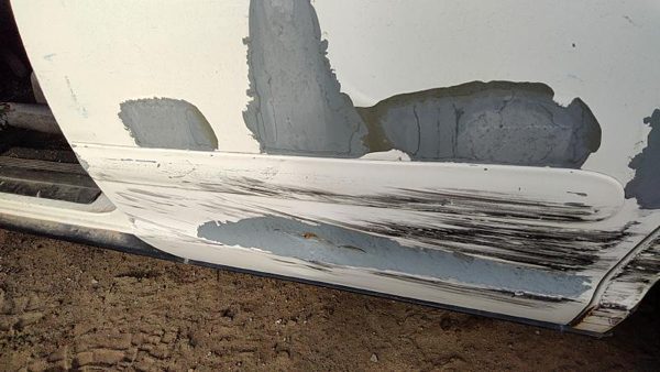 98-08 Ford Crown Vic Driver Left Rear Moulding From Door Back Trim Strip White — photo 1