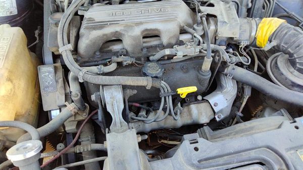 1994 Olds Cutlass Ciera 3.1L Front Cylinder Head Assembly OEM 10154745 — photo 3