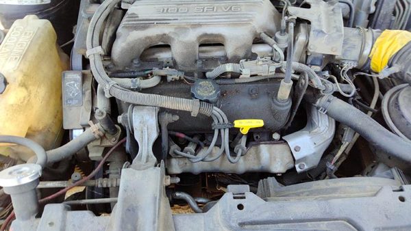 1994 Olds Cutlass Ciera 3.1L Front Cylinder Head Assembly OEM 10154745 — photo 4