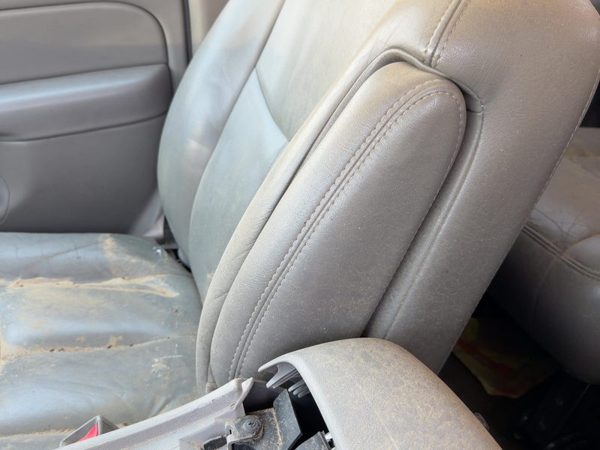 03-06 Chevy Suburban 1500 Passenger Right Front Arm Rest Side Seat Oem Gray 92I — photo 1
