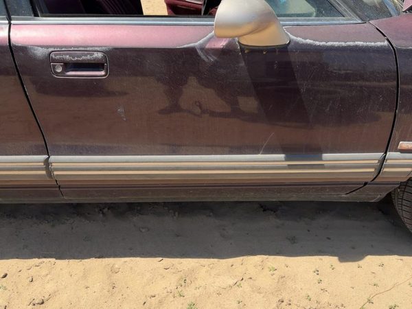 1994 Olds Eighty-eight 88 Front Door RH Maroon — photo 2