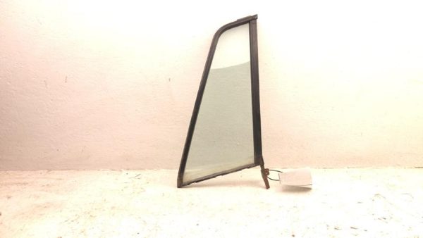 91-97 Isuzu Rodeo Passenger Right Rear Vent Window Back Door Glass With Frame — photo 2