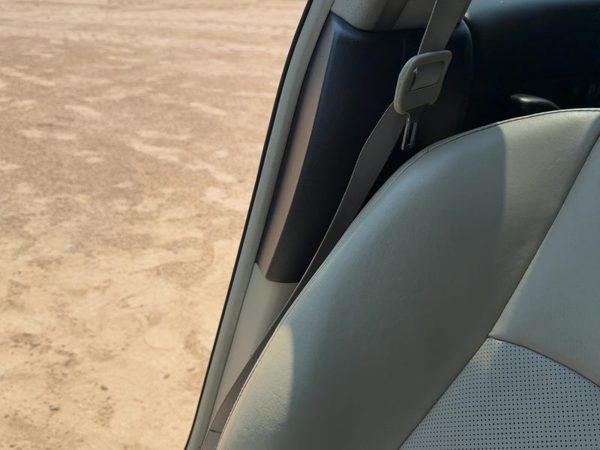2003-2008 Infinity FX45 Passenger Right Lower B-Pillar Trim Panel Willow Black — photo 2