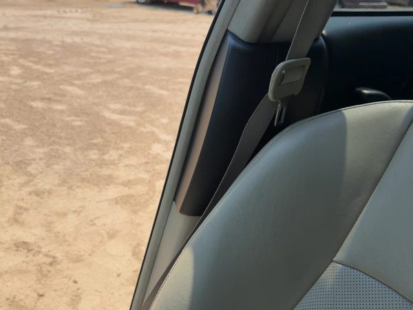 2003-2008 Infinity FX45 Passenger Right Lower B-Pillar Trim Panel Willow Black — photo 5