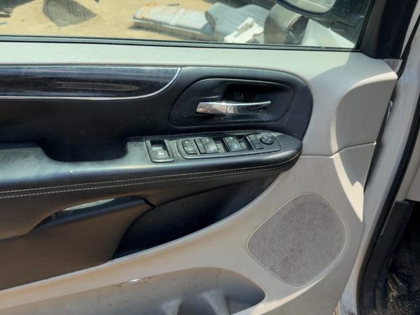 12 Town & Country Driver Front Door Trim Panel With Master Switch Black Alx1 — photo 8