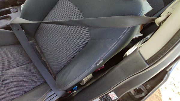 2016-2019 Nissan Versa Driver Left Front Seat Belt Retractor Shoulder Charcoal G — photo 1