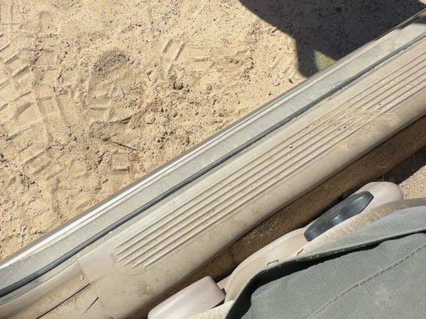 2001 Buick Lesabre Driver Left Lower Sill Step Moulding Trim Panel Oem Taupe 56B — photo 4