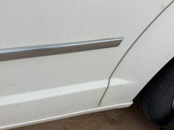 2008-2016 Town & Country Driver Left Rear Moulding From Door Oem Back Trim Strip — photo 2