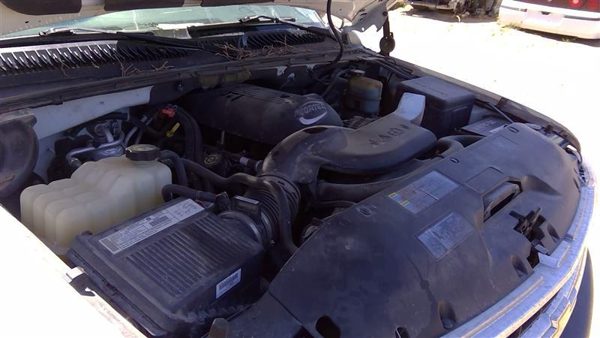 2002 Suburban 1500 — vehicle photo 3