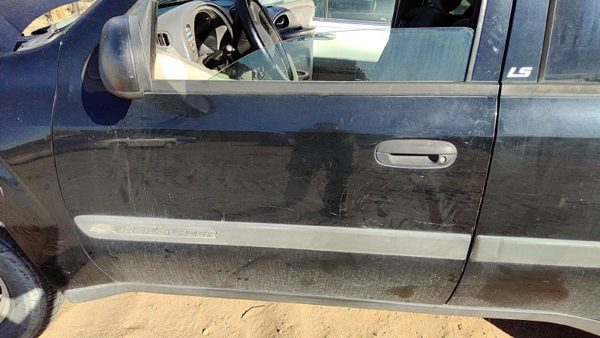 2003 Chevrolet Trailblazer Front Door LH Black 41U — photo 3