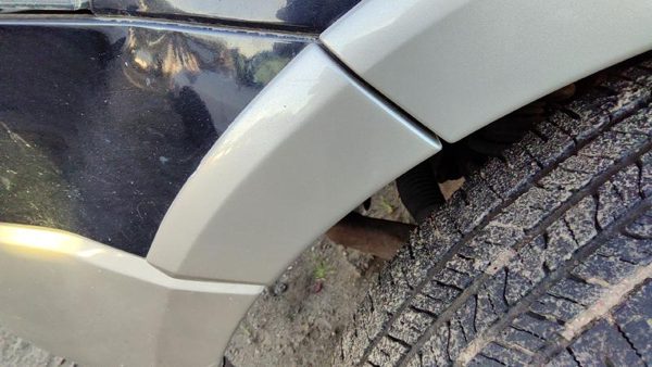 2008 Ford Expedition Fender Moulding LH Ua Black — photo 1