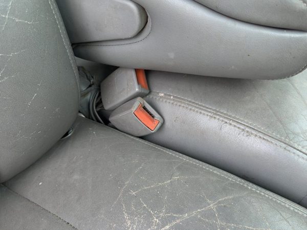 97 Chevy Silverado 1500 Passenger Right Front Seat Belt Buckle Receiver Oem Gray — photo 3