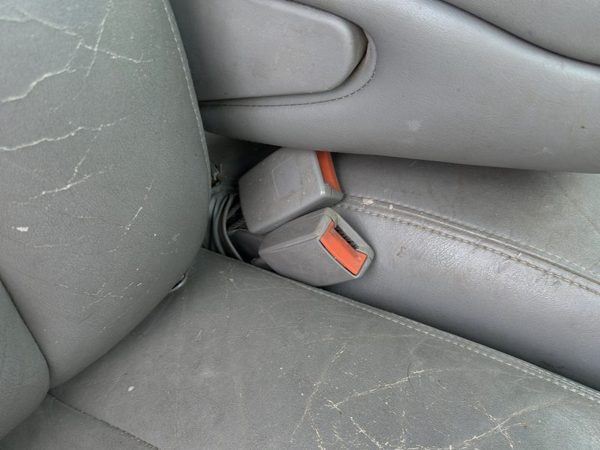 97 Chevy Silverado 1500 Passenger Right Front Seat Belt Buckle Receiver Oem Gray — photo 4