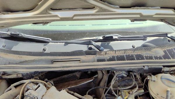 99-02 Vw Cabrio Convertible Windshield Wiper Cowl Vent Trim Panel Oem Cover — photo 3