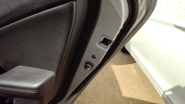 2015-2017 Chrysler 200 Passenger Right Rear Door Latch With Rods/Cables Oem Back — photo 1