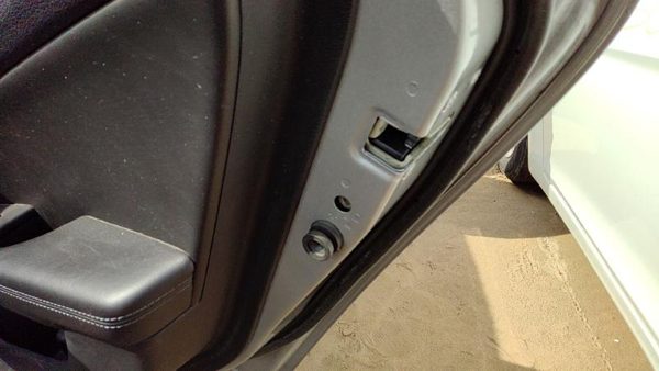 2015-2017 Chrysler 200 Passenger Right Rear Door Latch With Rods/Cables Oem Back — photo 2