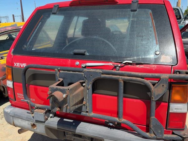 1994 Nissan Pathfinder Trunk/decklid/hatch/tailgate Red — photo 1