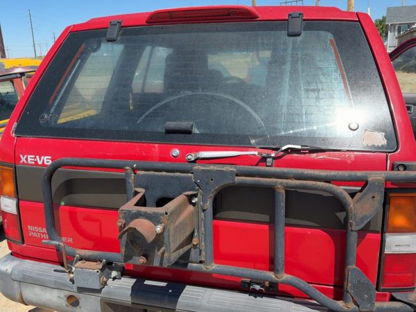 1994 Nissan Pathfinder Trunk/decklid/hatch/tailgate Red — photo 2
