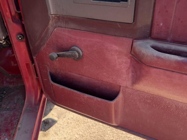 1990 Chevy S10 Pickup Passenger Right Front Door Trim Panel Red — photo 8