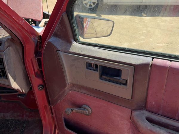 1990 Chevy S10 Pickup Passenger Right Front Door Trim Panel Red — photo 7