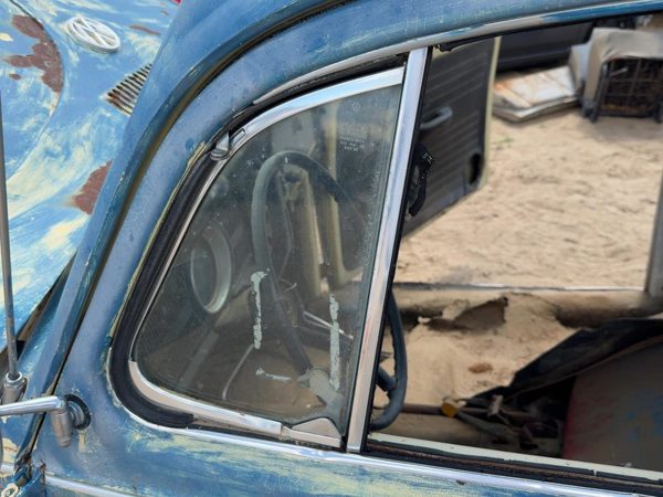 65-77 Super Beetle Driver Left Front Vent Window Small Door Glass With Frame Oem — photo 2