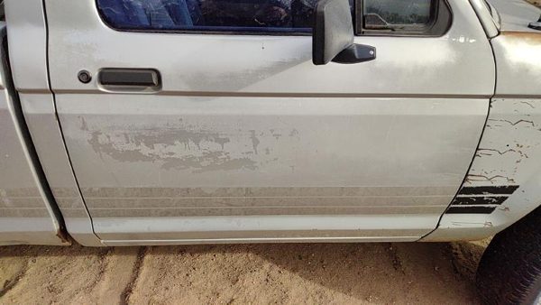 1987 Ford Ranger Front Door RH Silver — photo 3