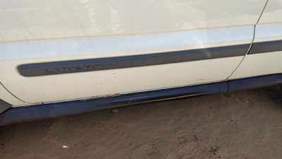05-06 Jeep Liberty Driver Left Front Moulding From Door Oem Trim Strip