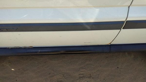 05-06 Jeep Liberty Driver Left Front Moulding From Door Oem Trim Strip — photo 4